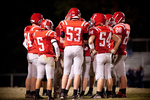 Open blog post titled '12 Reasons Why Selling Knives Is Like Playing Pee Wee Sports'